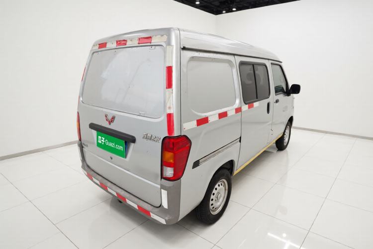 Used Wuling Zhiguang 2020 1.2L Van Utility Model China VI Emission Standard 5-Seater LSI Exterior 5
