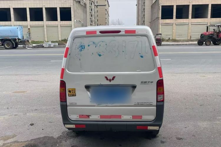Used Wuling Zhiguang 2020 1.2L Van Utility Model China VI Emission Standard 5-Seater LSI Exterior 5