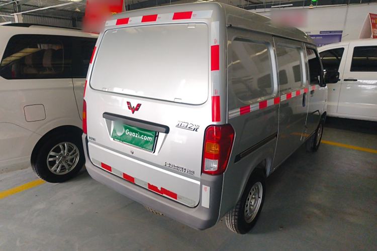 Used Wuling Zhiguang 2020 1.2L Van Utility Model China VI Emission Standard 2 Seats LSI Exterior 5