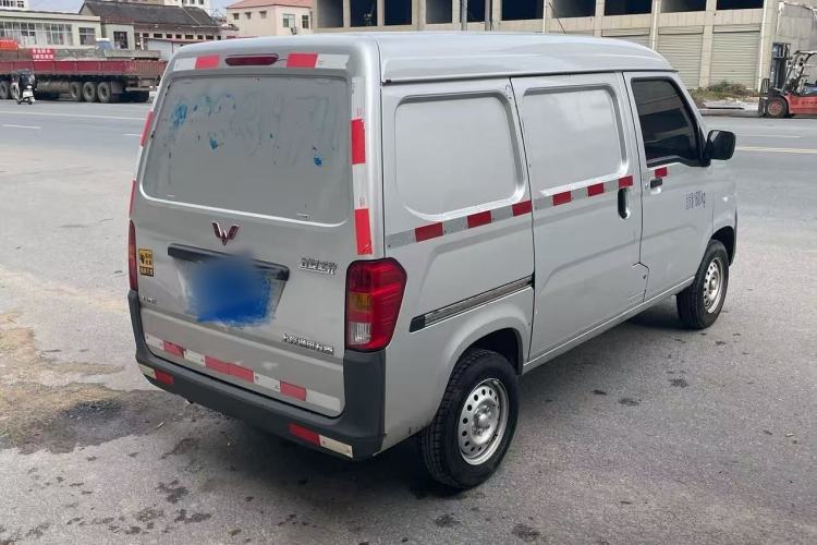 Used Wuling Zhiguang 2020 1.2L Van Utility Model China VI Emission Standard 5-Seater LSI Exterior 6