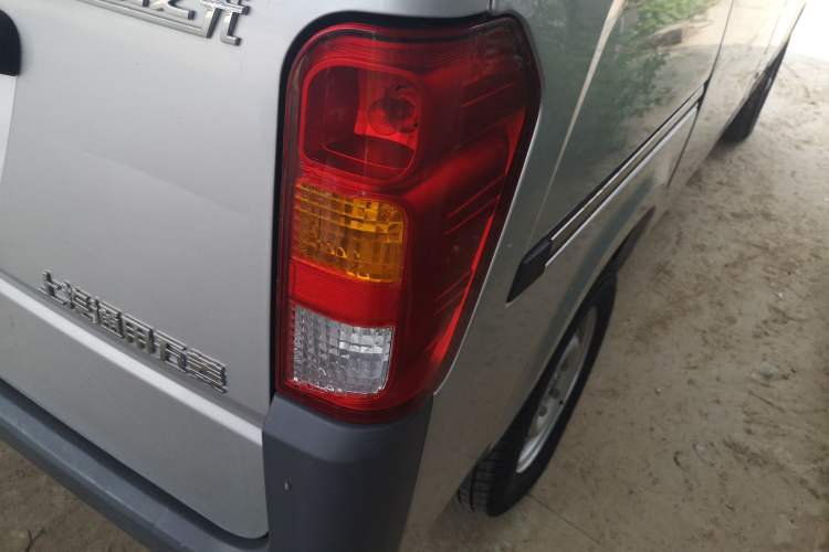 Used Wuling Zhiguang 2020 1.2L Practical Model China VI LSI Exterior 6