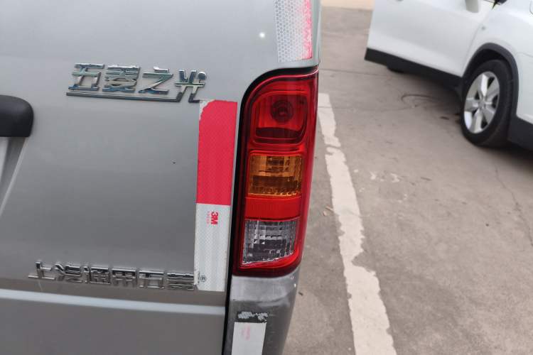 Used Wuling Zhiguang 2020 1.2L Van Utility Model China VI Emission Standard 5-Seater LSI Exterior 6