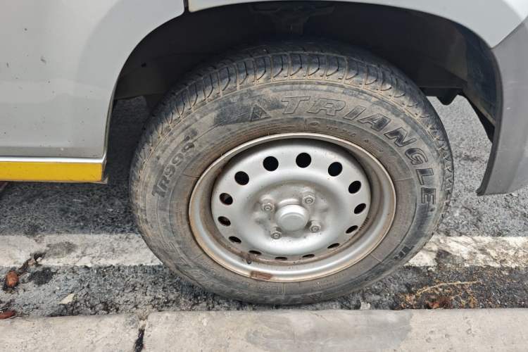 Used Wuling Zhiguang 2020 1.2L Van Utility Model China VI Emission Standard 5-Seater LSI Exterior 7