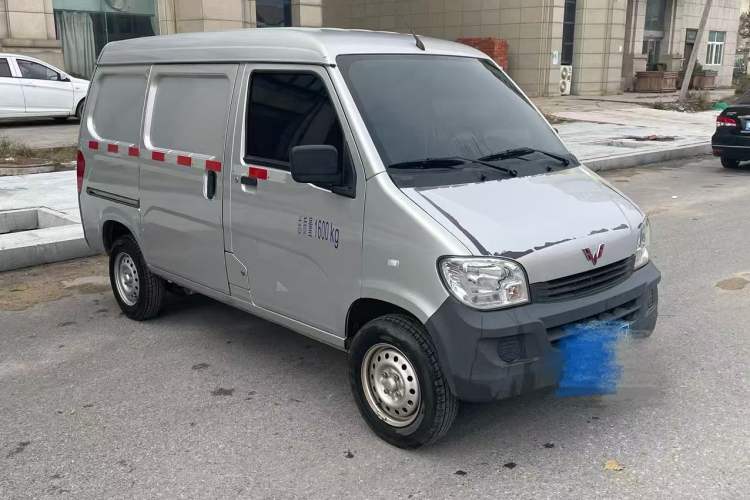 Used Wuling Zhiguang 2020 1.2L Van Utility Model China VI Emission Standard 5-Seater LSI Exterior 8