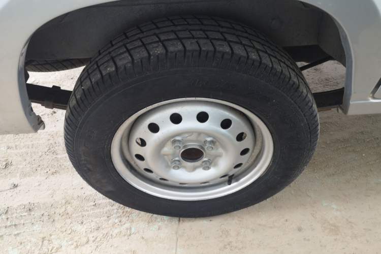 Used Wuling Zhiguang 2020 1.2L Practical Model China VI LSI Exterior 8