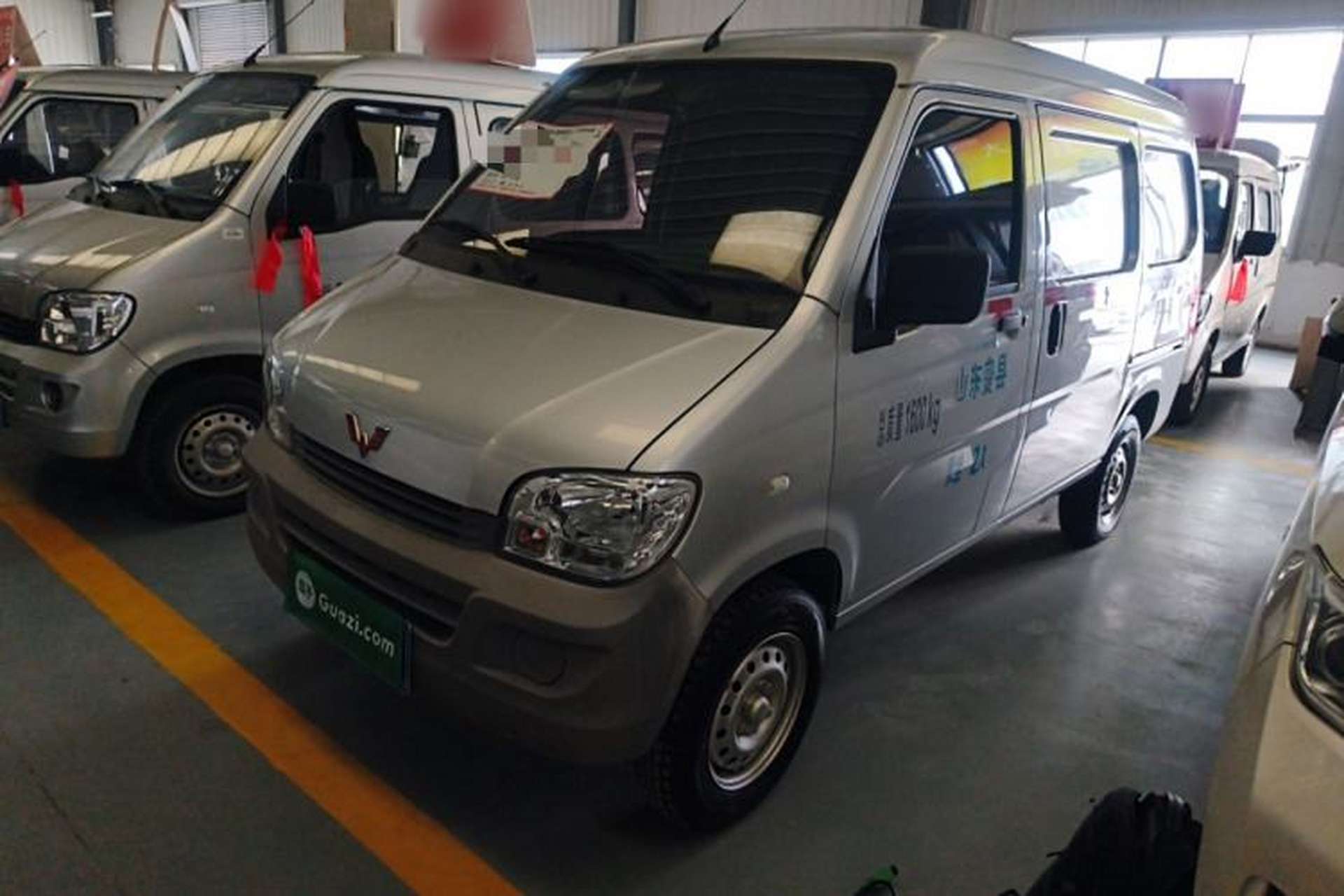 Used Wuling Zhiguang 2020 1.2L Van Utility Model China VI Emission Standard 2 Seats LSI Front Left 45 Deg