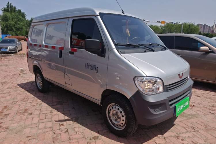 Used Wuling Zhiguang 2020 1.2L Van Utility Model China VI Emission Standard 2 Seats LSI Front Right 45 Deg