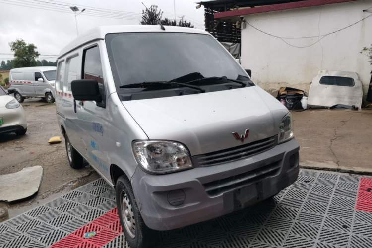 Used Wuling Zhiguang 2020 1.2L Van Utility Model China VI Emission Standard 2 Seats LSI Front Right 45 Deg
