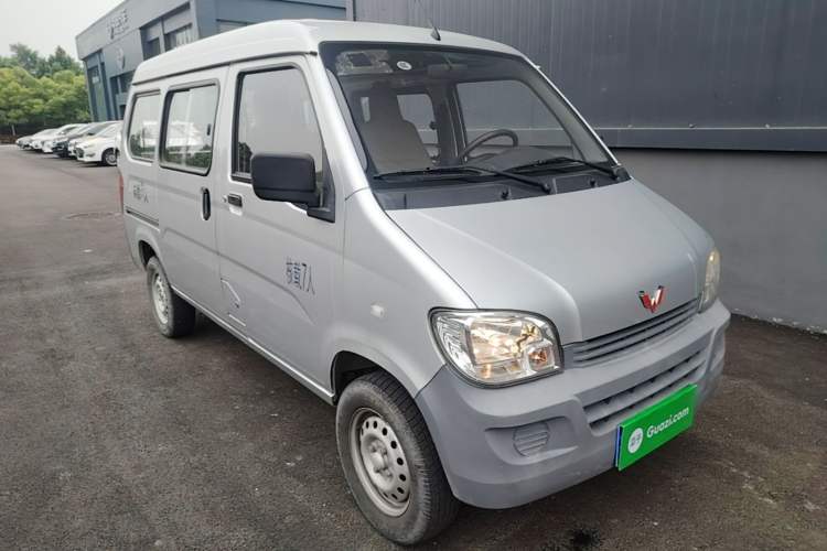 Used Wuling Zhiguang 2020 1.2L Practical Model China VI LSI Front Right 45 Deg