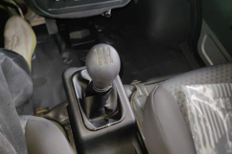 Used Wuling Zhiguang 2020 1.2L Practical Model China VI LSI Gear Lever