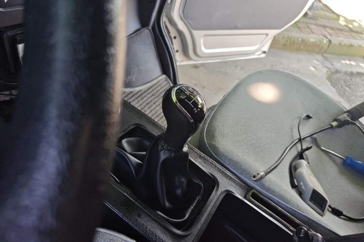 Used Wuling Zhiguang 2020 1.2L Practical Model China VI LSI Gear Lever