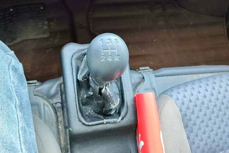 Used Wuling Zhiguang 2020 1.2L Van Utility Model China VI Emission Standard 2 Seats LSI Gear Lever