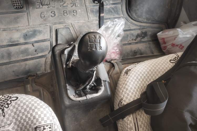 Used Wuling Zhiguang 2020 1.2L Practical Model China VI LSI Gear Lever