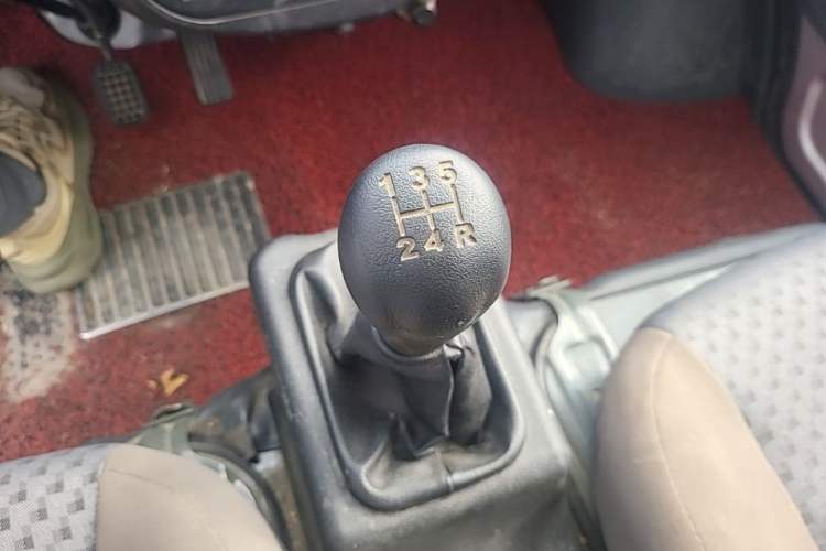 Used Wuling Zhiguang 2020 1.2L Practical Model China VI LSI Gear Lever
