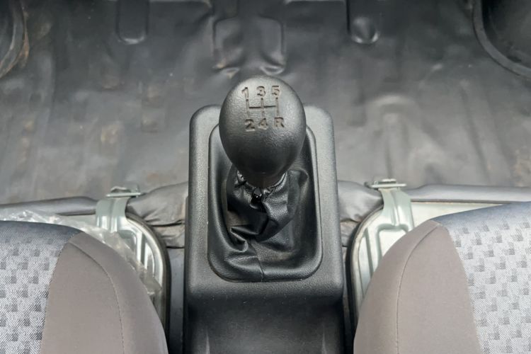 Used Wuling Zhiguang 2020 1.2L Practical Model China VI LSI Gear Lever
