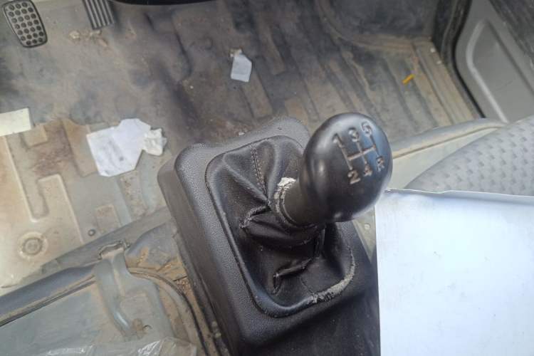 Used Wuling Zhiguang 2020 1.2L Practical Model China VI LSI Gear Lever
