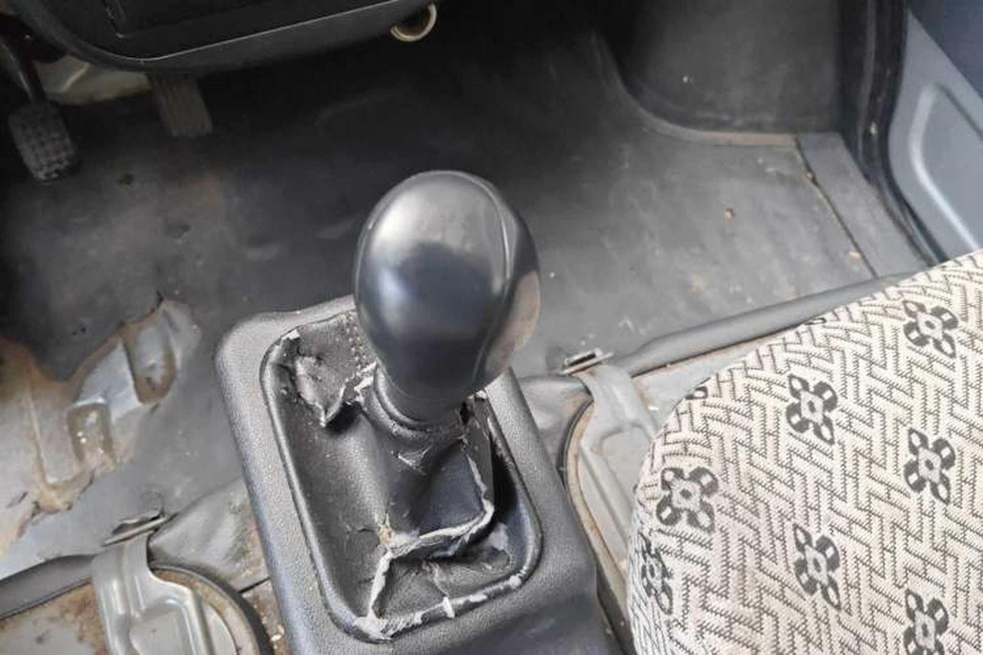 Used Wuling Zhiguang 2020 1.2L Practical Model China VI LSI Gear Lever