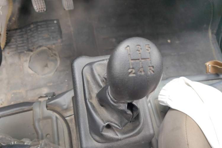 Used Wuling Zhiguang 2020 1.2L Practical Model China VI LSI Gear Lever