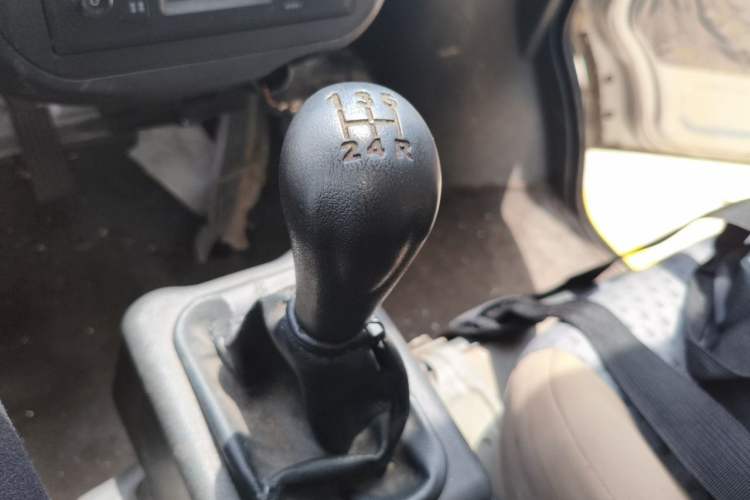 Used Wuling Zhiguang 2020 1.2L Practical Model China VI LSI Gear Lever