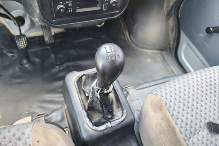 Used Wuling Zhiguang 2020 1.2L Practical Model China VI LSI Gear Lever