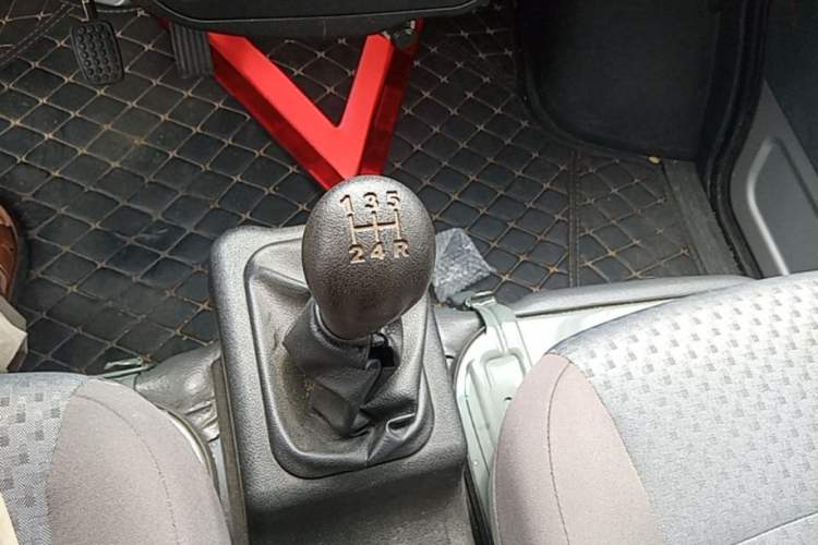 Used Wuling Zhiguang 2020 1.2L Practical Model China VI LSI Gear Lever