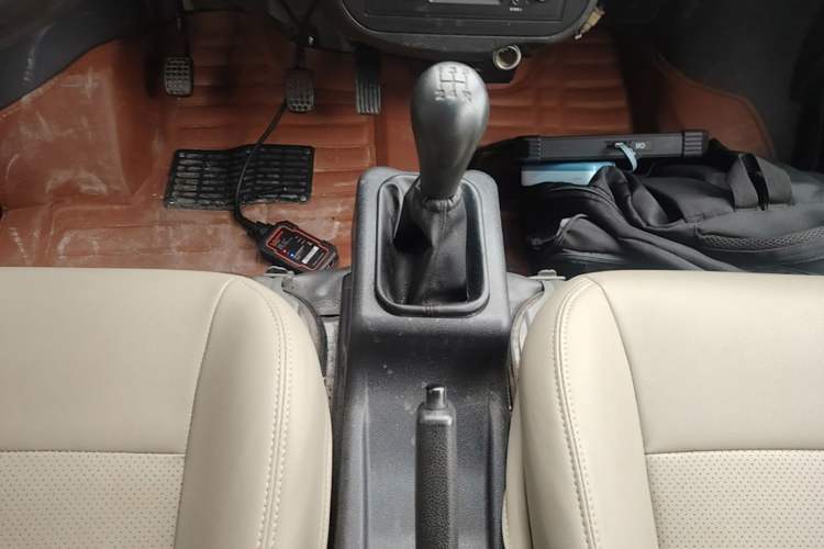 Used Wuling Zhiguang 2020 1.2L Practical Model China VI LSI Gear Lever