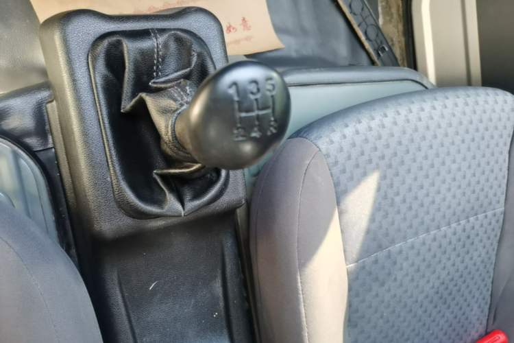 Used Wuling Zhiguang 2020 1.2L Practical Model China VI LSI Gear Lever