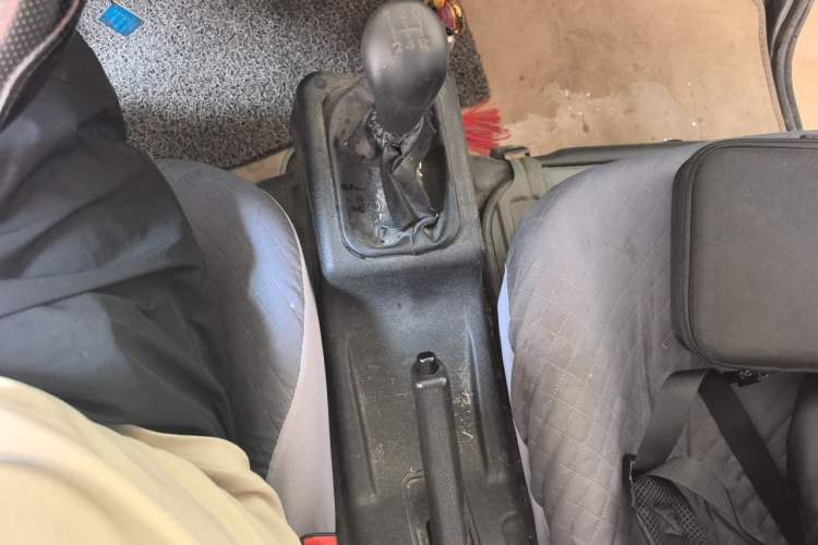 Used Wuling Zhiguang 2020 1.2L Practical Model China VI LSI Gear Lever
