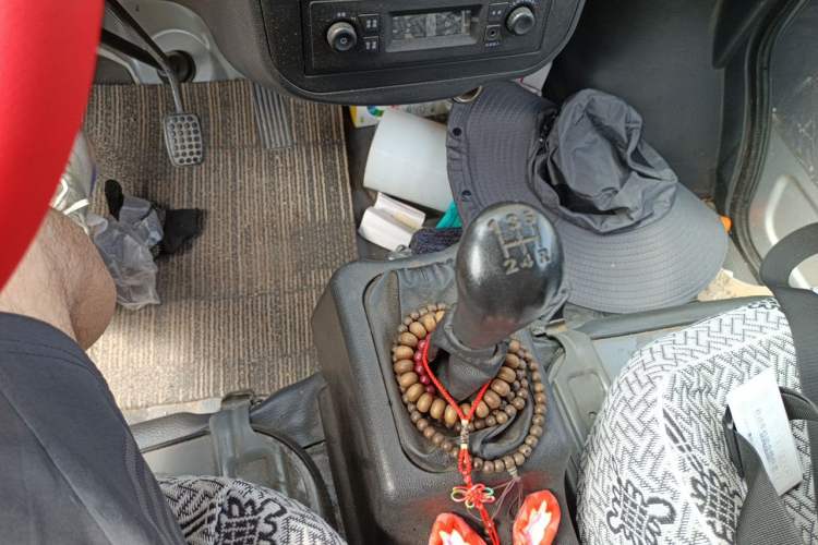 Used Wuling Zhiguang 2020 1.2L Van Utility Model China VI Emission Standard 2 Seats LSI Gear Lever