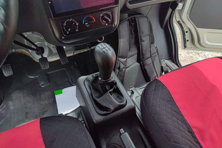 Used Wuling Zhiguang 2020 1.2L Practical Model China VI LSI Gear Lever