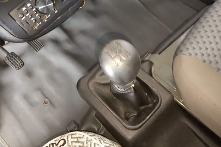 Used Wuling Zhiguang 2020 1.2L Practical Model China VI LSI Gear Lever