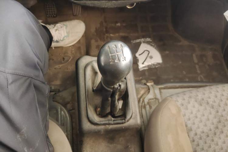 Used Wuling Zhiguang 2020 1.2L Van Utility Model China VI Emission Standard 2 Seats LSI Gear Lever