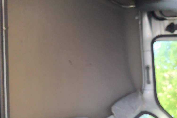 Used Wuling Zhiguang 2020 1.2L Van Utility Model China VI Emission Standard 2 Seats LSI Headliner