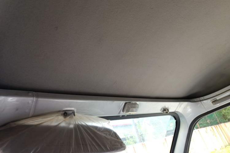 Used Wuling Zhiguang 2020 1.2L Van Utility Model China VI Emission Standard 2 Seats LSI Headliner