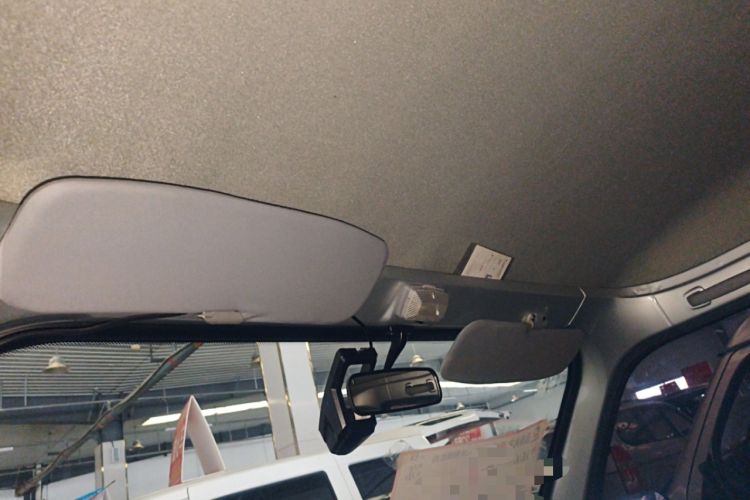 Used Wuling Zhiguang 2020 1.2L Van Utility Model China VI Emission Standard 2 Seats LSI Headliner