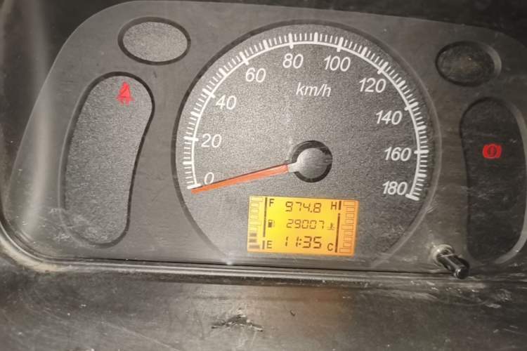 Used Wuling Zhiguang 2020 1.2L Van Utility Model China VI Emission Standard 2 Seats LSI Instrument Cluster