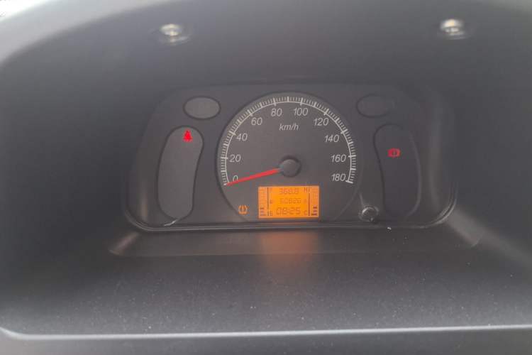 Used Wuling Zhiguang 2020 1.2L Practical Model China VI LSI Instrument Cluster