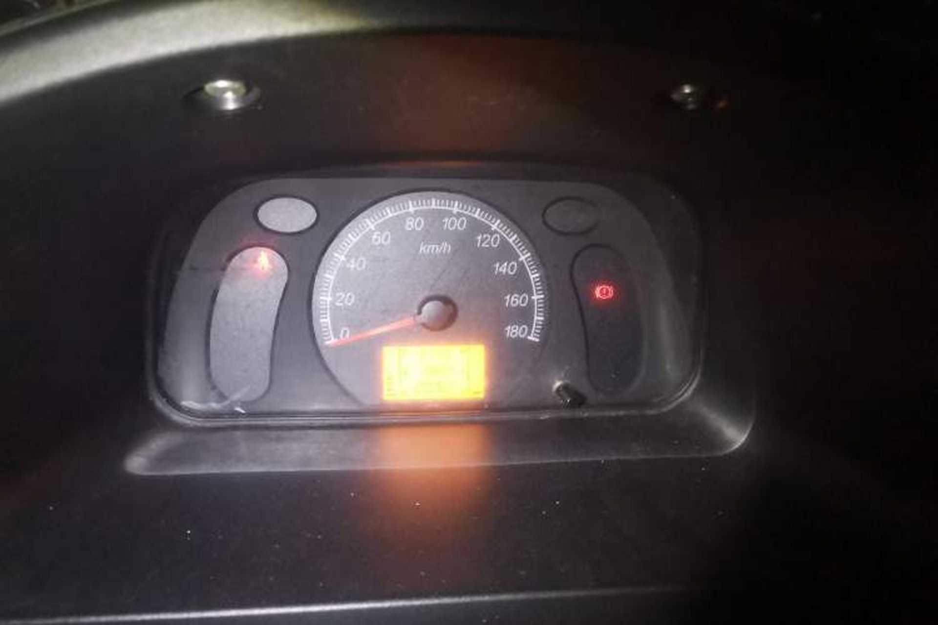 Used Wuling Zhiguang 2020 1.2L Van Utility Model China VI Emission Standard 2 Seats LSI Instrument Cluster