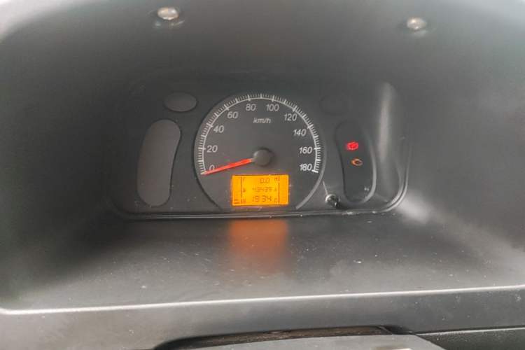 Used Wuling Zhiguang 2020 1.2L Van Utility Model China VI Emission Standard 2 Seats LSI Instrument Cluster