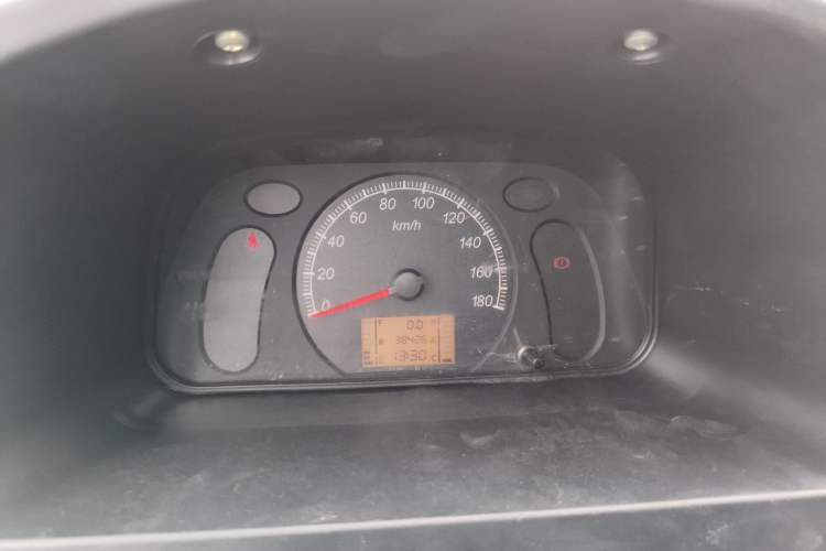 Used Wuling Zhiguang 2020 1.2L Van Utility Model China VI Emission Standard 5-Seater LSI Instrument Cluster