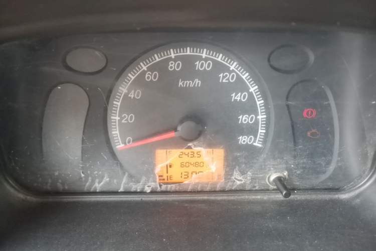 Used Wuling Zhiguang 2020 1.2L Van Utility Model China VI Emission Standard 2 Seats LSI Instrument Cluster