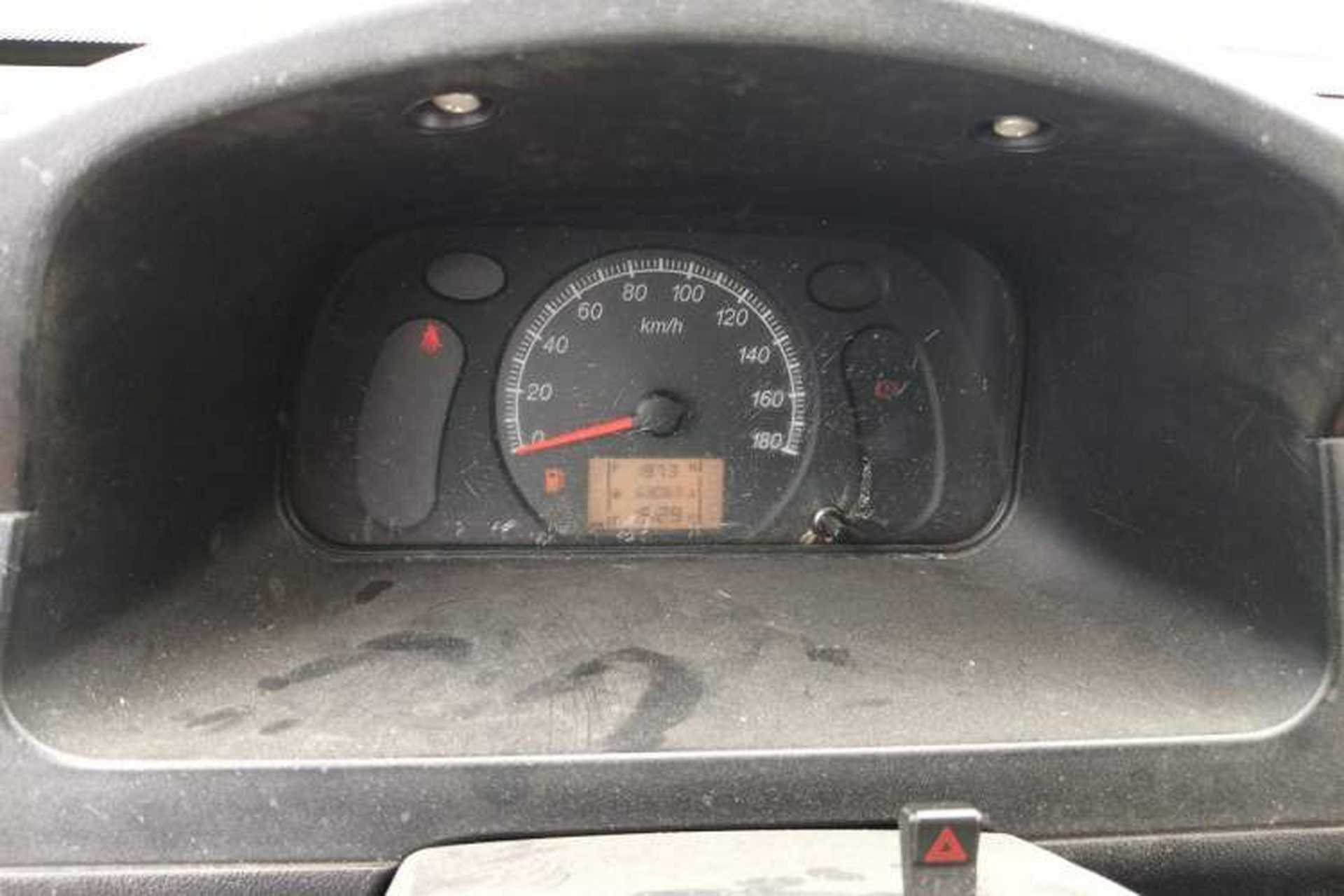 Used Wuling Zhiguang 2020 1.2L Van Utility Model China VI Emission Standard 2 Seats LSI Instrument Cluster