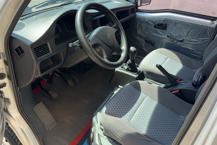 Used Wuling Zhiguang 2020 1.2L Practical Model China VI LSI Interior 1
