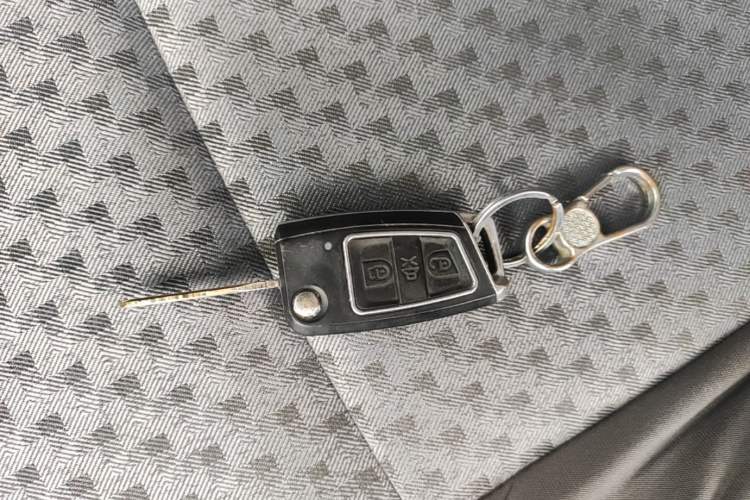 Used Wuling Zhiguang 2020 1.2L Van Utility Model China VI Emission Standard 2 Seats LSI Interior 1