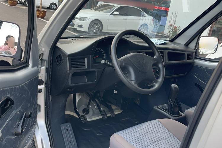 Used Wuling Zhiguang 2020 1.2L Van Utility Model China VI Emission Standard 2 Seats LSI Interior 2