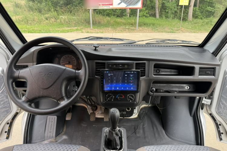 Used Wuling Zhiguang 2020 1.2L Van Utility Model China VI Emission Standard 5-Seater LSI Interior 3