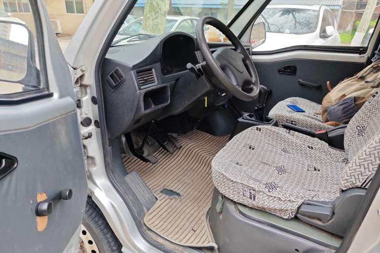 Used Wuling Zhiguang 2020 1.2L Practical Model China VI LSI Interior 3