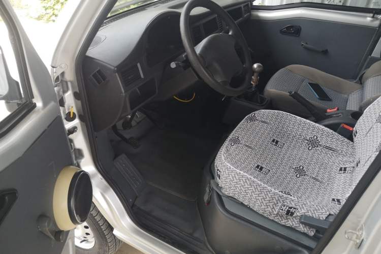 Used Wuling Zhiguang 2020 1.2L Practical Model China VI LSI Interior 3