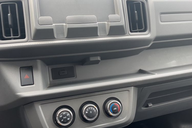 Used Wuling Zhiguang 2020 1.2L Practical Model China VI LSI Interior 3