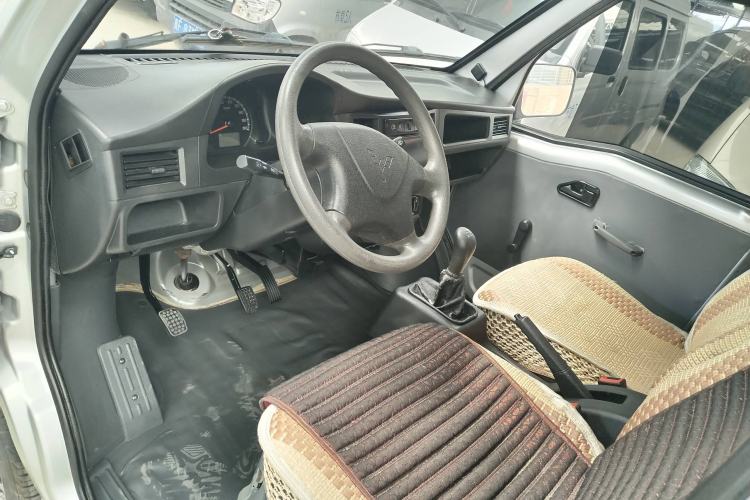 Used Wuling Zhiguang 2020 1.2L Van Utility Model China VI Emission Standard 2 Seats LSI Interior 3